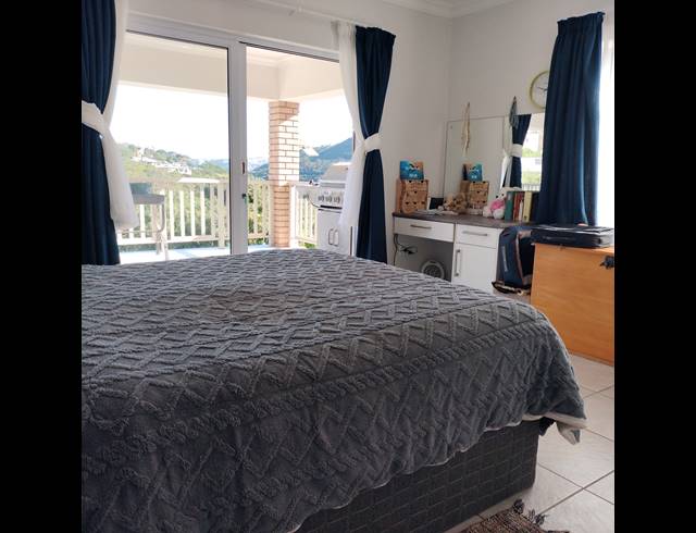 4 BEDROOM FREESTANDING FOR SALE IN DOLPHIN CREEK GOLF ESTATE